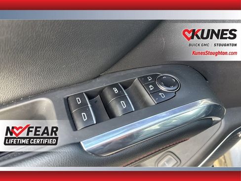 Used 2025 Chevrolet Traverse RS image 21