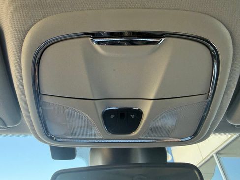 Used 2022 Jeep Cherokee Trailhawk w/ Comfort/Convenience Group AWD/4WD image 21