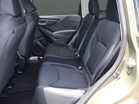 Used 2023 Subaru Forester Premium AWD/4WD image 13