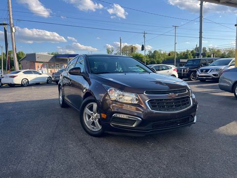 Used 2015 Chevrolet Cruze LT FWD image 3