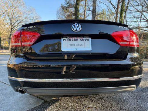 Used 2012 Volkswagen Passat TDI SE image 19