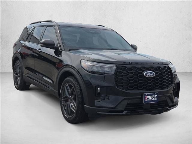 Used 2025 Ford Explorer ST-Line w/ Premium Package RWD image 3