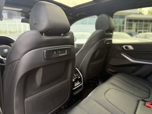 Used 2021 BMW X5 xDrive40i w/ M Sport Package image 17