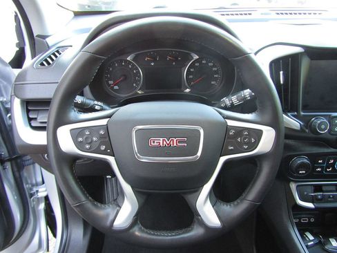 Used 2022 GMC Terrain SLT w/ Infotainment Package II image 7