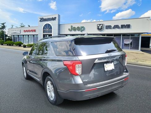 Used 2020 Ford Explorer XLT AWD/4WD image 3