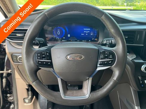 Used 2020 Ford Explorer Platinum w/ Premium Technology Package AWD/4WD image 20