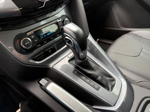 Used 2013 Ford Focus Titanium w/ Titanium Handling Pkg FWD image 23