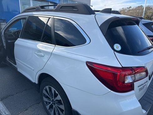 Used 2017 Subaru Outback 3.6R Limited w/ Popular Package #5 image 4
