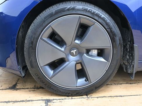 Used 2023 Tesla Model 3 Standard Range image 8