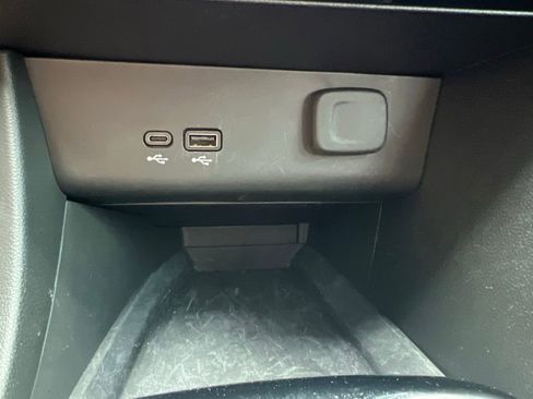 Used 2025 Buick Encore GX Avenir w/ Avenir Convenience Package FWD image 23