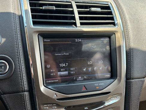 Used 2012 Lincoln MKX FWD image 9