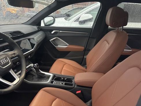 Certified 2025 Audi Q3 2.0T Premium w/ Convenience Package image 4
