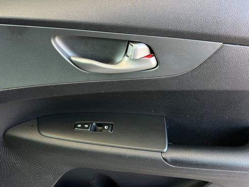 Used 2021 Kia Forte LXS FWD image 21
