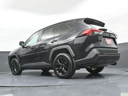 Certified 2022 Toyota RAV4 LE image 34