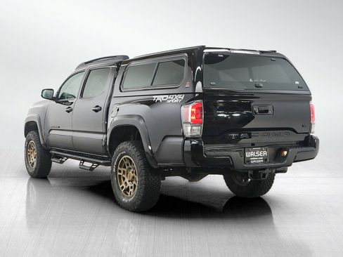 Used 2022 Toyota Tacoma TRD Sport AWD/4WD image 3