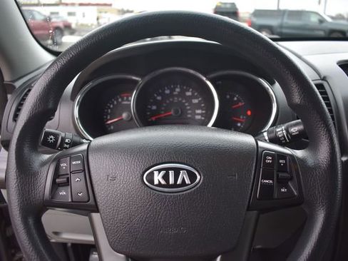 Used 2012 Kia Sorento LX image 25