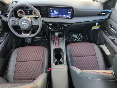 New 2026 Nissan Kicks SR FWD image 9