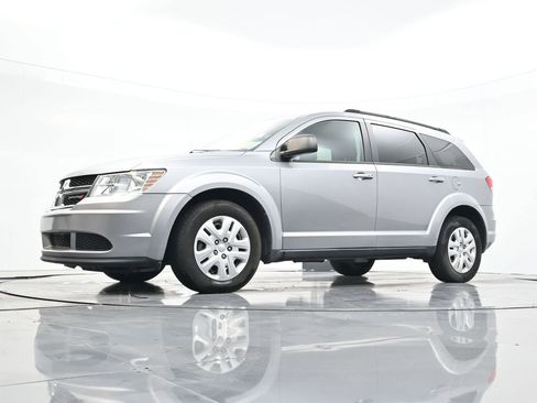 Used 2018 Dodge Journey SE image 31