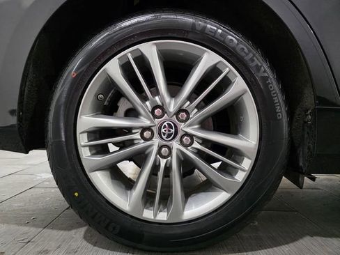 Used 2017 Toyota Camry SE image 24