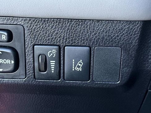 Used 2018 Toyota RAV4 XLE image 17