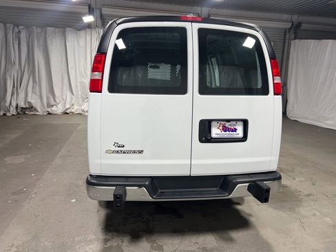 Used 2024 Chevrolet Express 2500 w/ Driver Convenience Package image 6