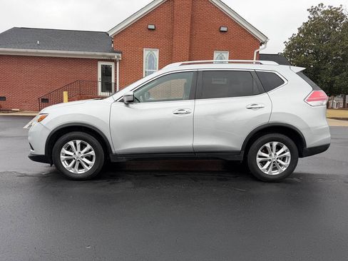 Used 2016 Nissan Rogue SV FWD image 8