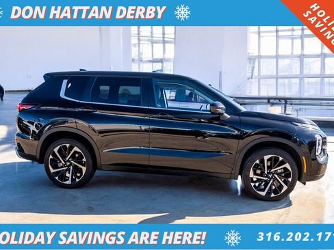 Used 2022 Mitsubishi Outlander SE image 37