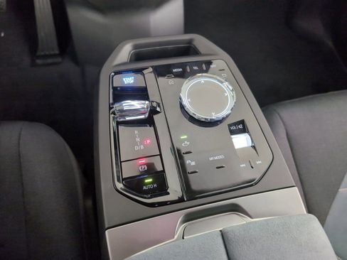 Used 2025 BMW iX xDrive50 w/ Premium Package image 15