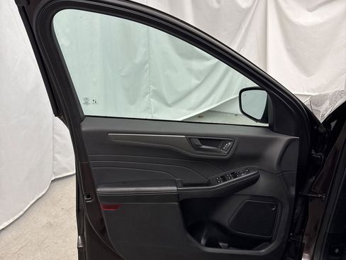 Used 2023 Ford Escape Active w/ Tech Pack #1 image 12