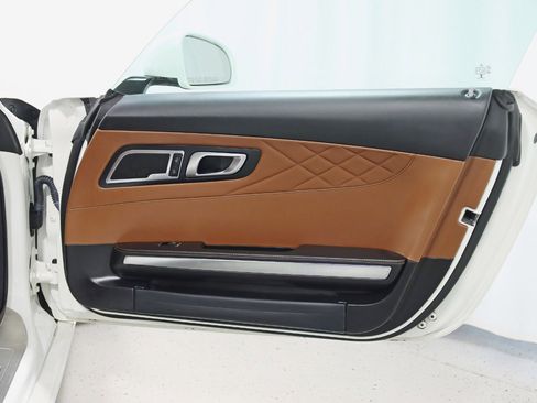 Used 2016 Mercedes-Benz AMG GT S w/ Exclusive Interior Package image 34