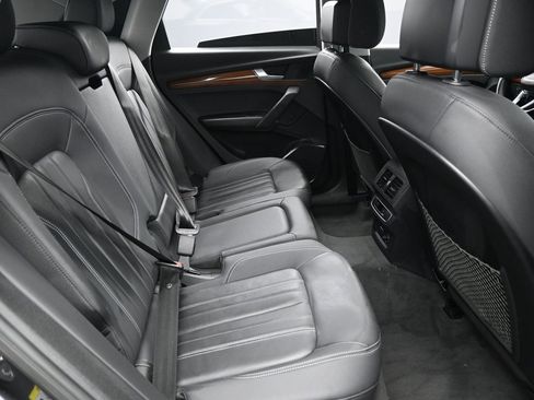 Used 2023 Audi Q5 2.0T Premium image 31