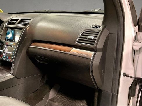 Used 2018 Ford Explorer Limited AWD/4WD image 27