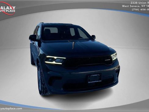 Used 2024 Dodge Durango GT image 3