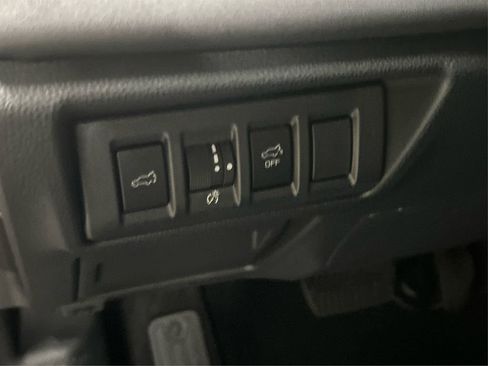 Certified 2025 Subaru Outback Touring XT AWD/4WD image 40