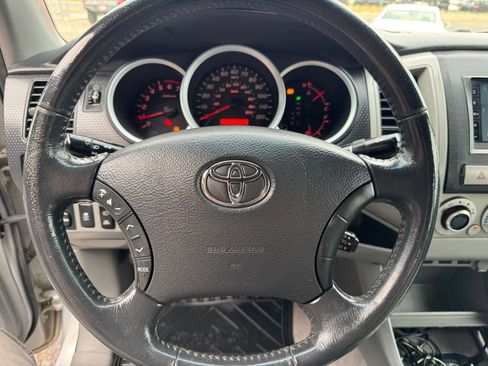 Used 2010 Toyota Tacoma 4x4 Double Cab V6 image 17
