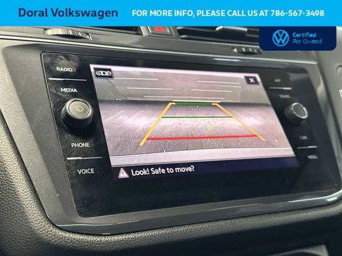 Used 2023 Volkswagen Tiguan SE w/ Panoramic Sunroof Package FWD image 19