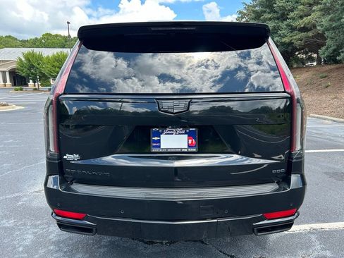 Used 2022 Cadillac Escalade ESV Premium Luxury w/ Performance Package AWD/4WD image 24