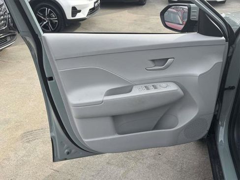 Used 2024 Hyundai Kona SEL image 14