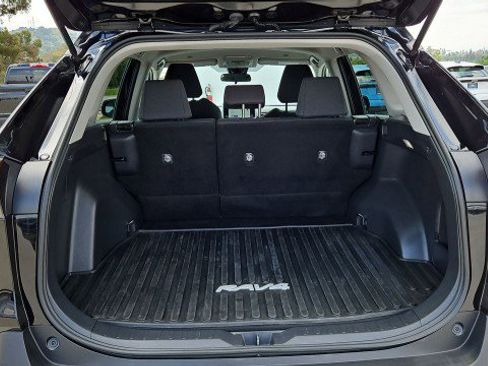 Used 2023 Toyota RAV4 LE FWD image 25