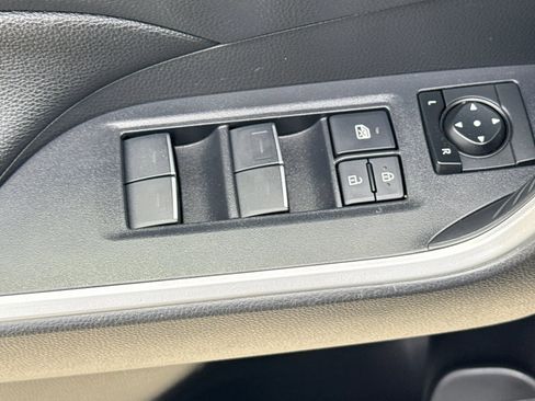 Used 2022 Toyota RAV4 SE AWD/4WD image 12