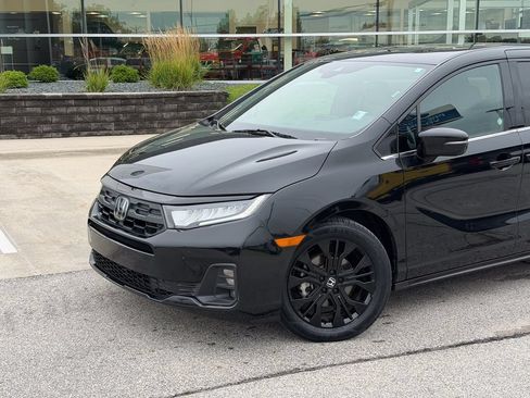 Used 2025 Honda Odyssey Sport-L image 2