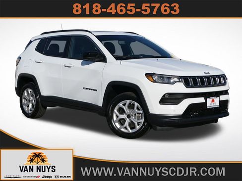 Used 2025 Jeep Compass Latitude w/ Sun & Sound Group image 1