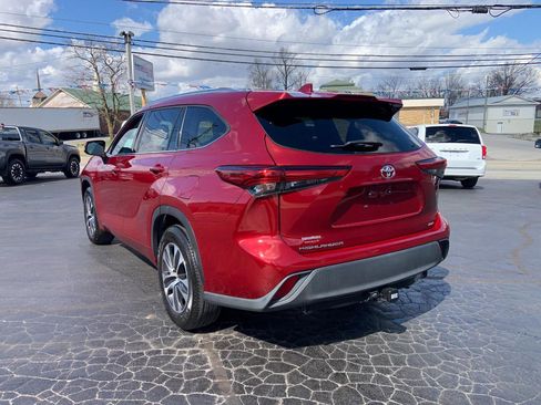 Used 2020 Toyota Highlander XLE image 4