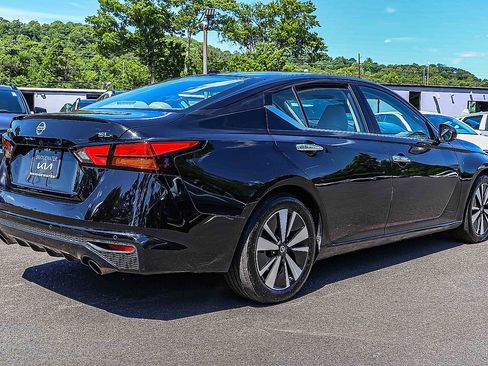 Used 2019 Nissan Altima 2.5 SL FWD image 6