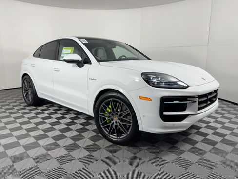 Used 2026 Porsche Cayenne S image 7