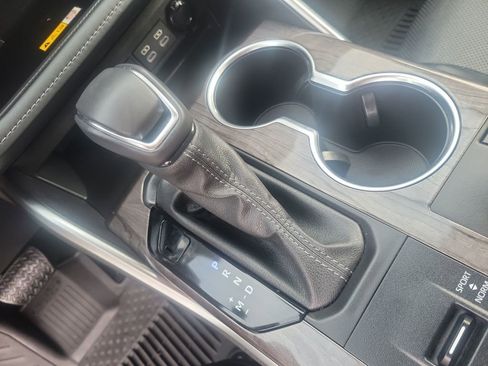 Used 2023 Toyota Highlander Platinum image 30