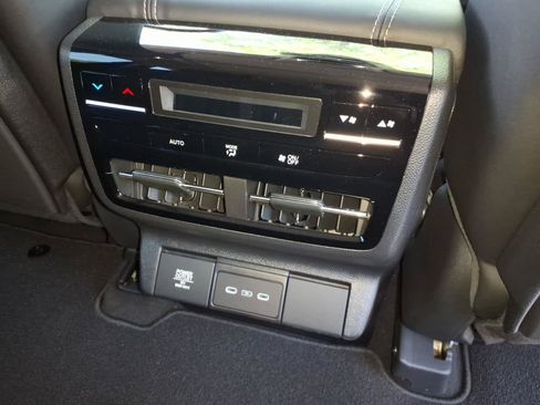Certified 2026 Acura MDX SH-AWD w/ Technology Package image 14