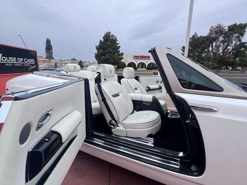 Used 2009 Rolls-Royce Phantom Drophead Coupe image 18