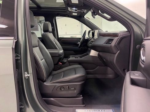 Used 2023 Chevrolet Tahoe Premier AWD/4WD image 17