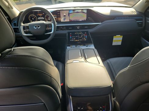 New 2026 INFINITI QX80 Luxe image 12